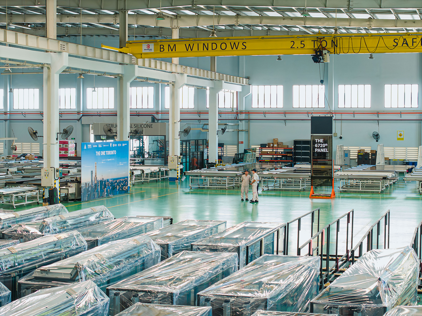 Những chiếc panel cuối cùng chuẩn bị xuất xưởng